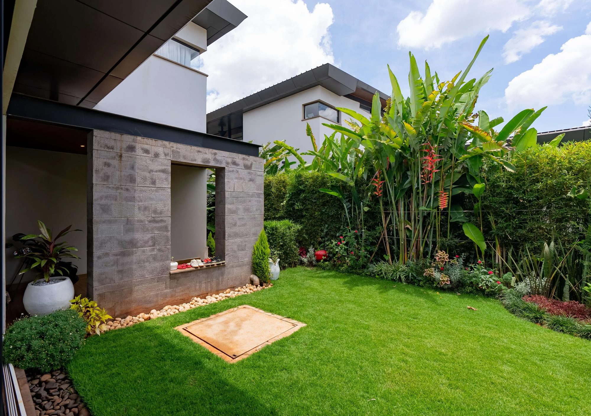 Balancing Nature And Architecture: Creating The Perfect Garden